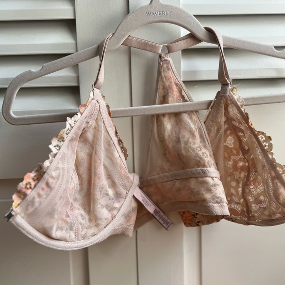 Victoria’s Secret Floral Bra - Picture 4 of 7